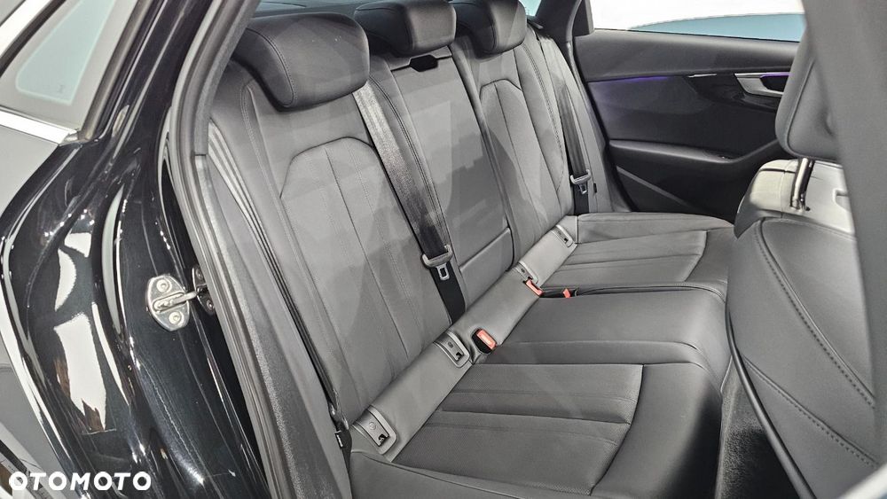 Audi A4 Limousine - 17