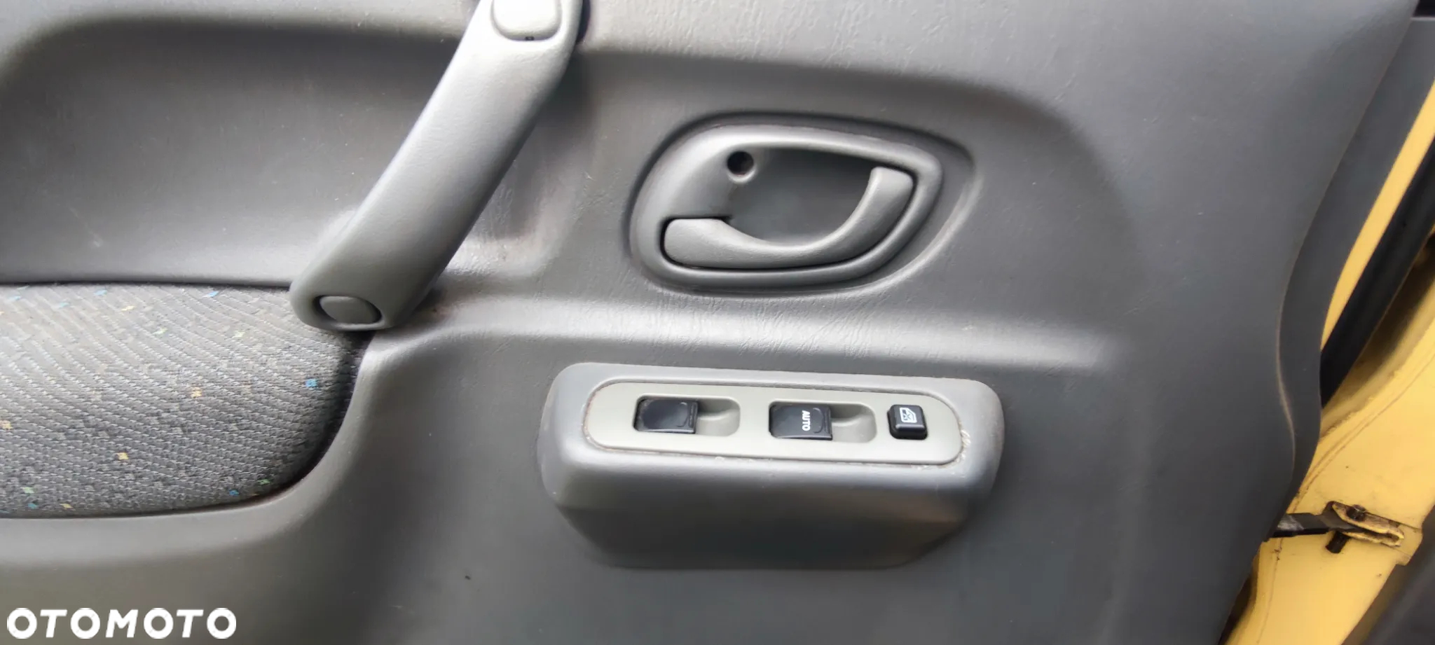 Suzuki Ignis 1.3 - 11