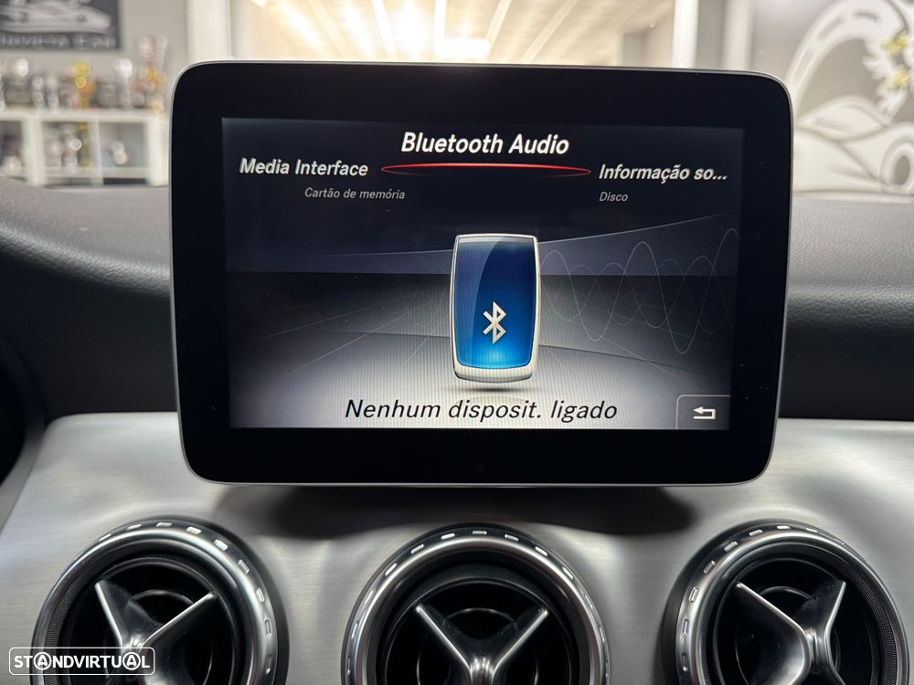 Mercedes-Benz GLA 200 d 4Matic 7G-DCT AMG Line - 35