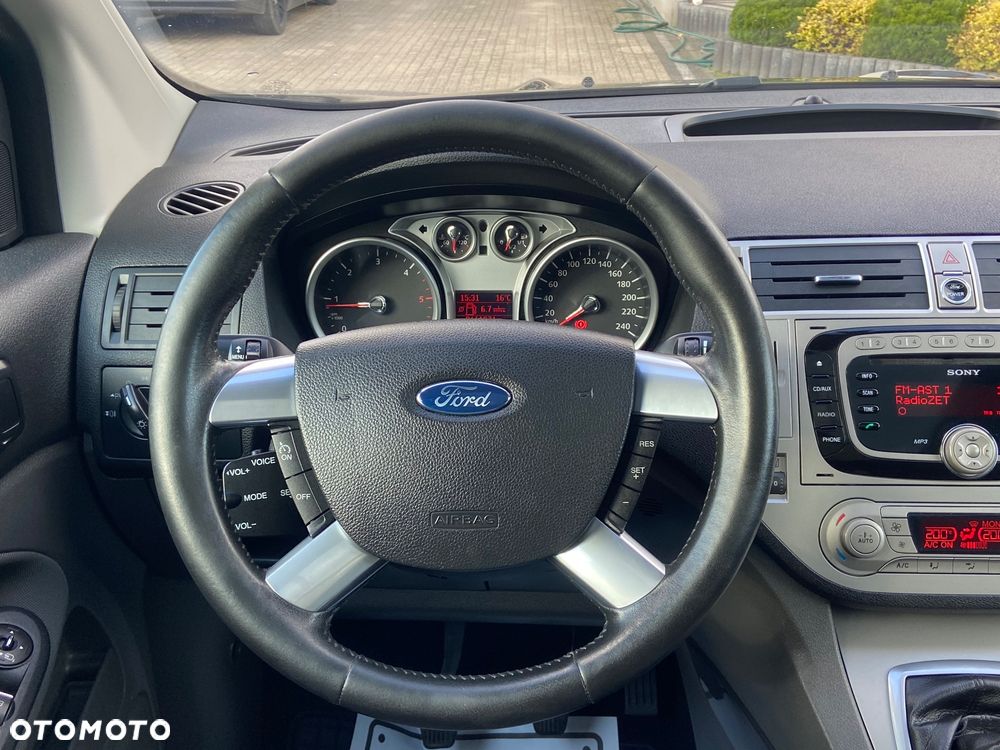 Ford Kuga 2.0 TDCi 4x4 Titanium - 14