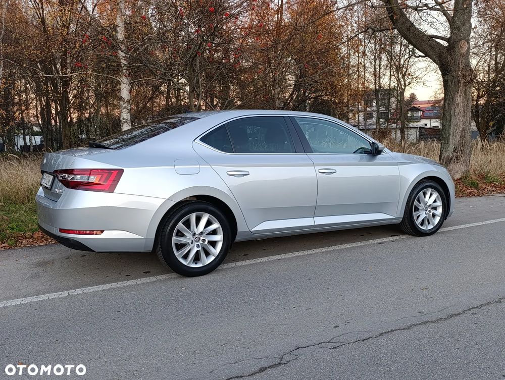 Skoda Superb 2.0 TDI Ambition - 8
