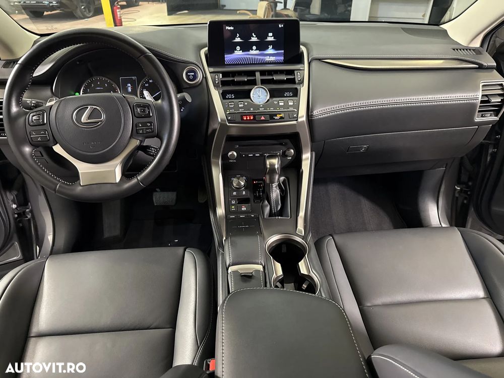 Lexus Seria NX 300h - 10