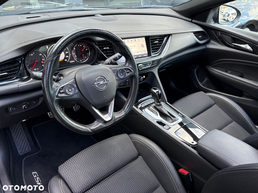 Opel Insignia - 12
