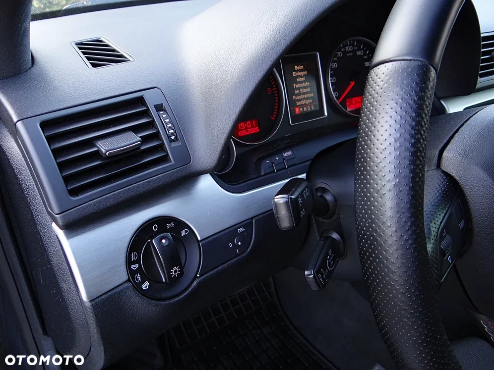 Audi A4 Avant 2.0 TDI Multitronic - 29