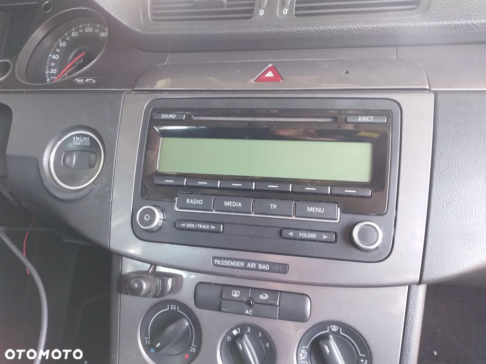 VW PASSAT B6 05-09r - RADIO - 1