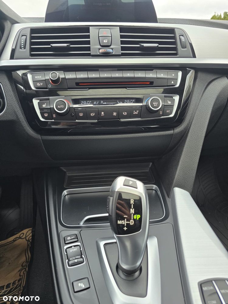 BMW Seria 3 320d xDrive Sport Line Shadow - 19