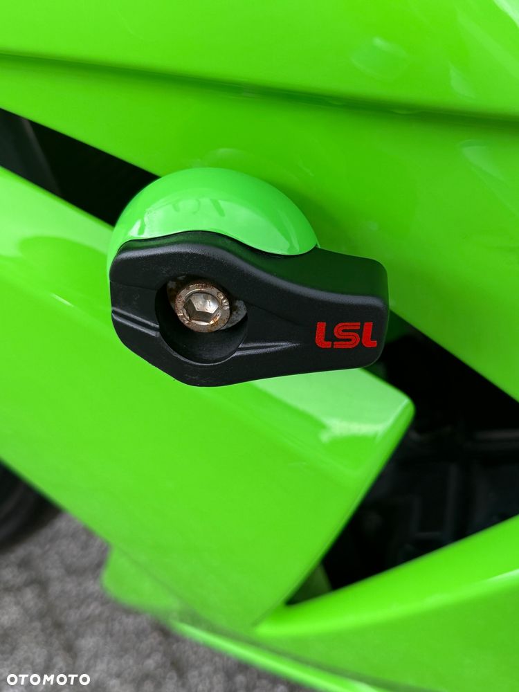 Kawasaki Ninja 250R - 16