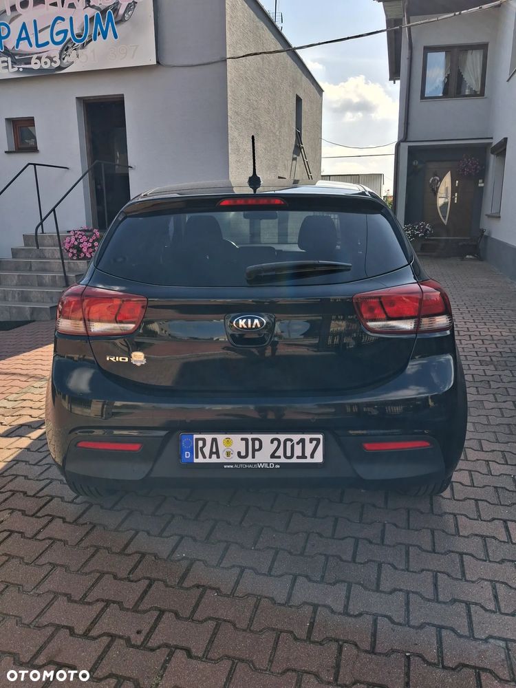 Kia Rio - 8