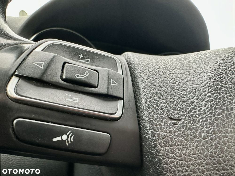 Volkswagen Golf 1.6 TDI Comfortline DSG - 8