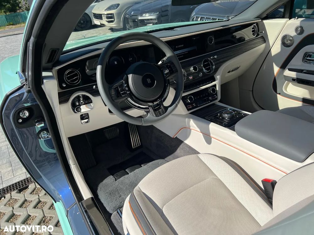 Rolls-Royce Spectre - 21