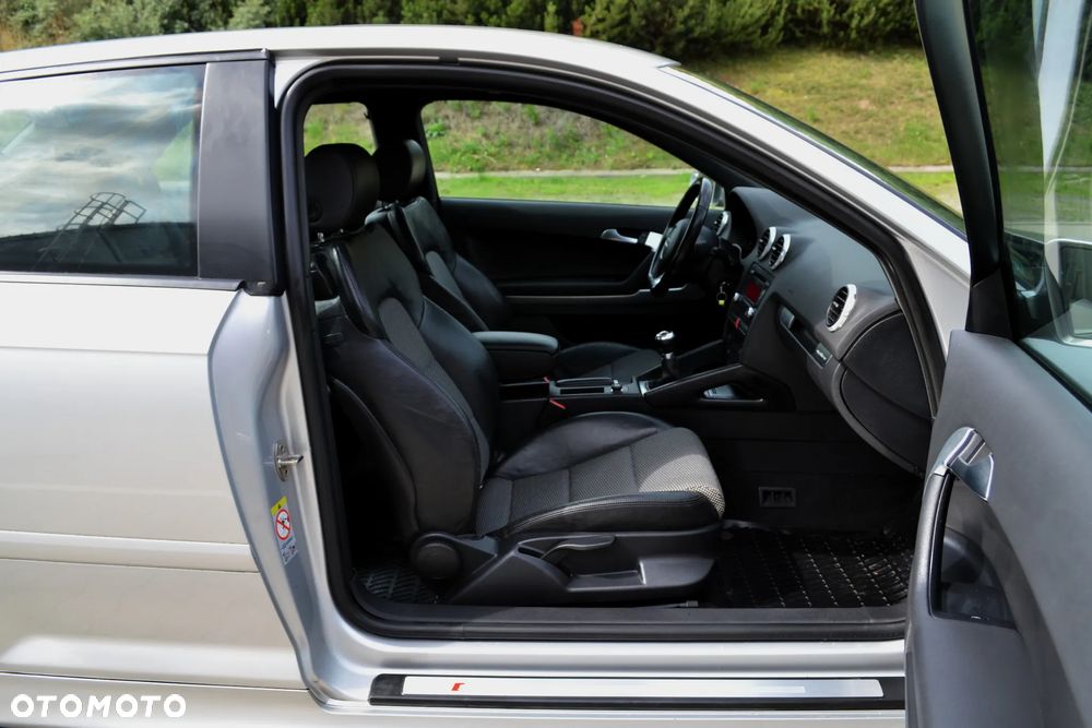 Audi S3 2.0T FSI Quattro - 12