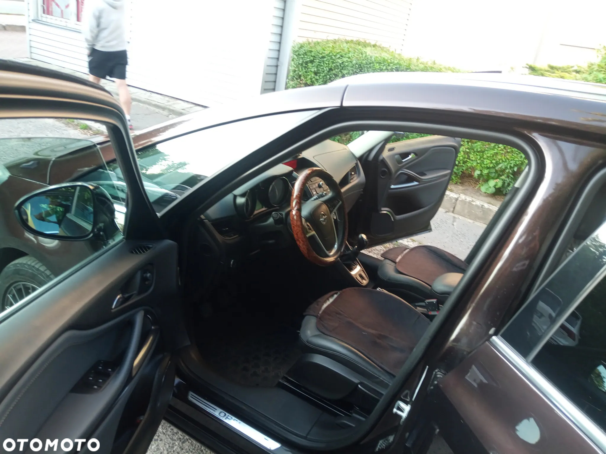 Opel Zafira 2.2 - 16