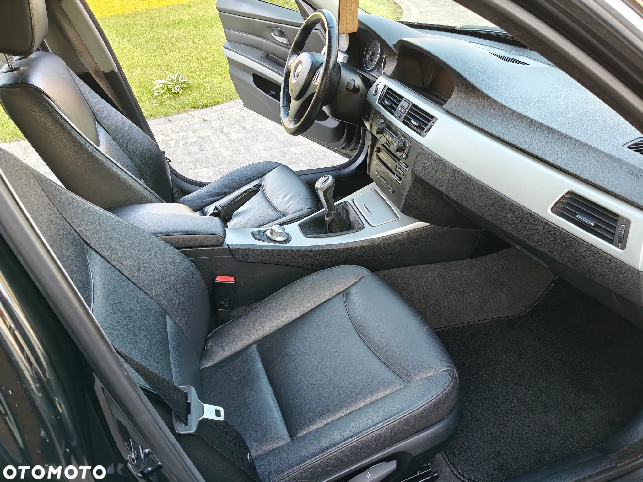 BMW Seria 3 325i - 14
