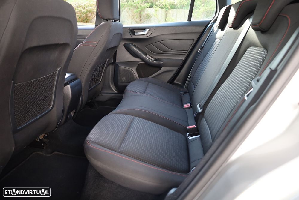 Ford Focus SW 1.0 EcoBoost MHEV ST-Line Aut. - 48