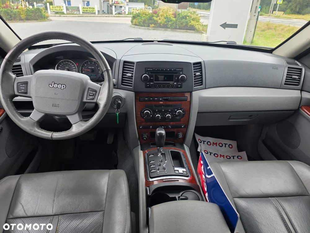 Jeep Grand Cherokee - 19