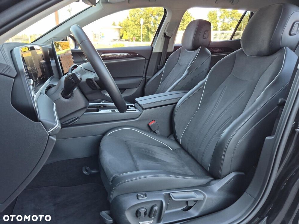Volkswagen Passat Variant 2.0 TDI SCR Elegance DSG - 11