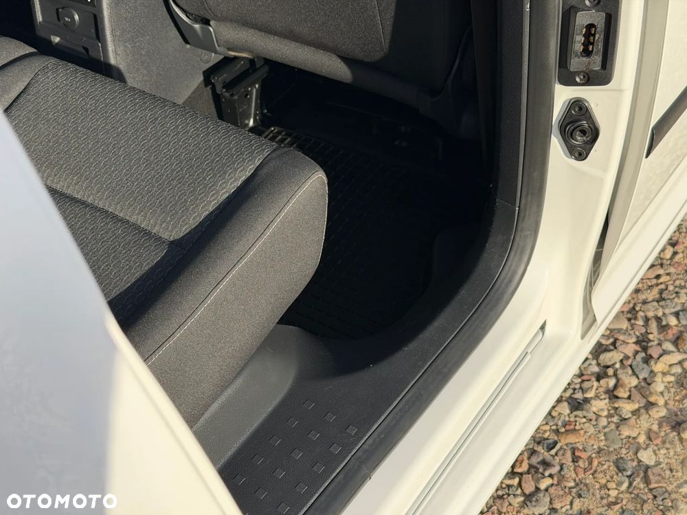 Volkswagen Caddy - 26