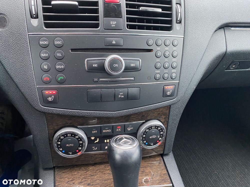 Mercedes-Benz Klasa C 180 Kompressor Automatik BlueEFFICIENCY Avantgarde - 39