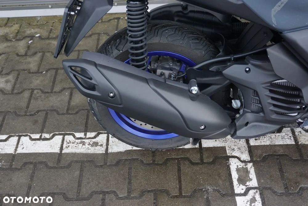 Yamaha X-max - 4