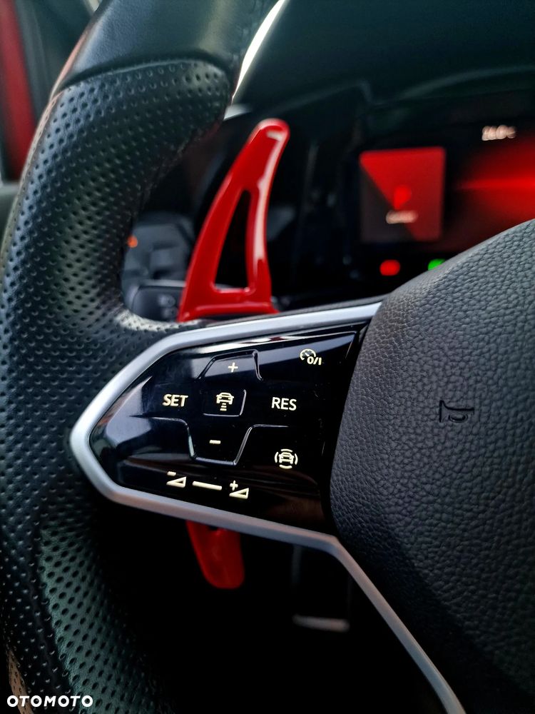 Volkswagen Golf 1.5 eTSI EVO R-Line DSG - 24
