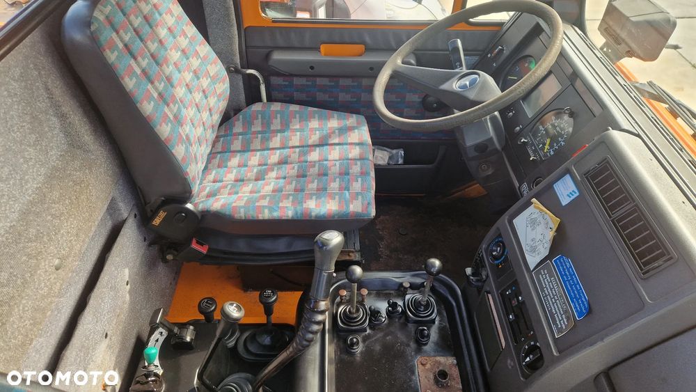 Mercedes-Benz 130 - 25