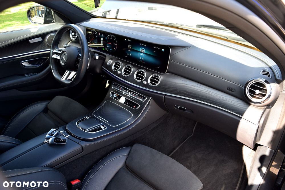 Mercedes-Benz Klasa E 220 d 4-Matic AMG - 22