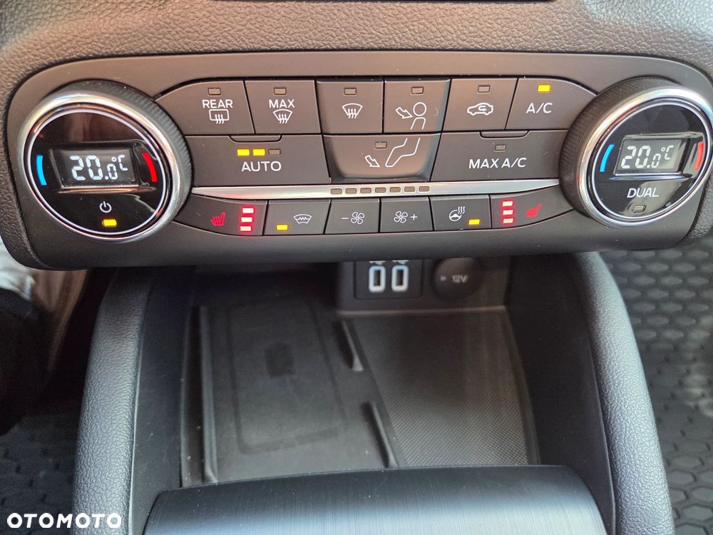 Ford Focus 1.5 EcoBoost Titanium - 28