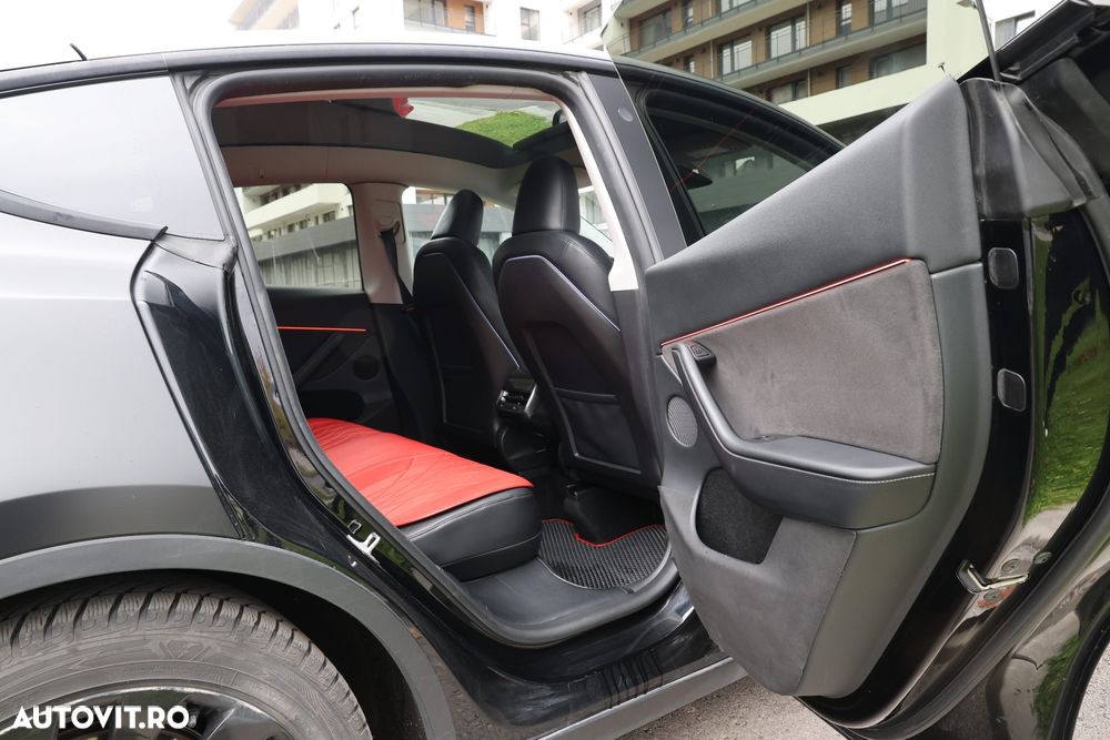 Tesla Model Y Performance Dual Motor AWD - 21