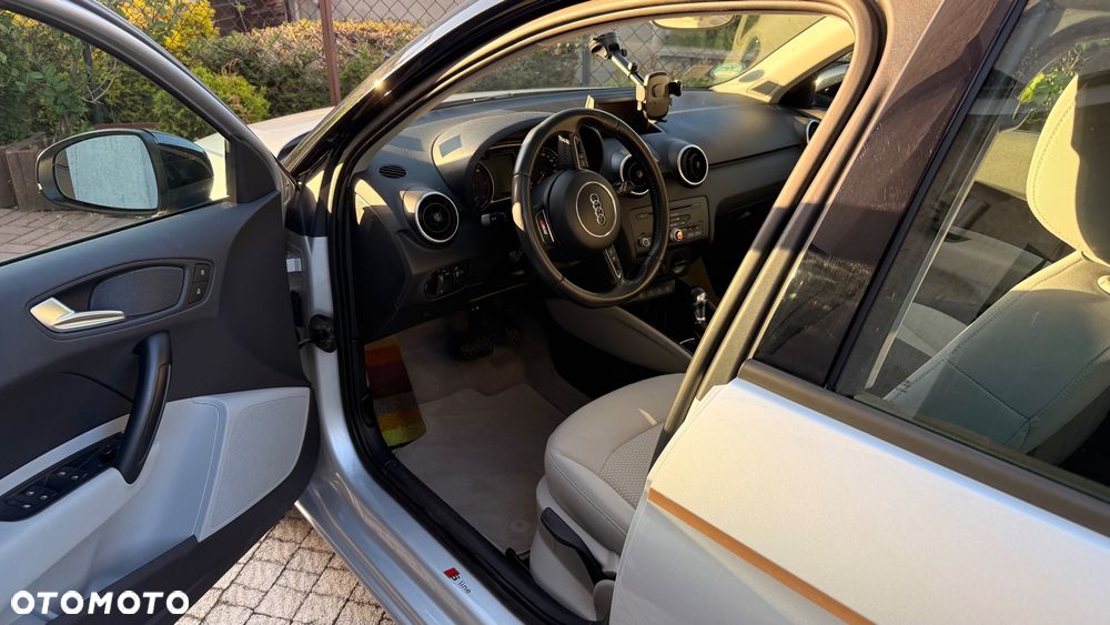 Audi A1 Sportback 1.6 TDI Ambition S tronic - 8