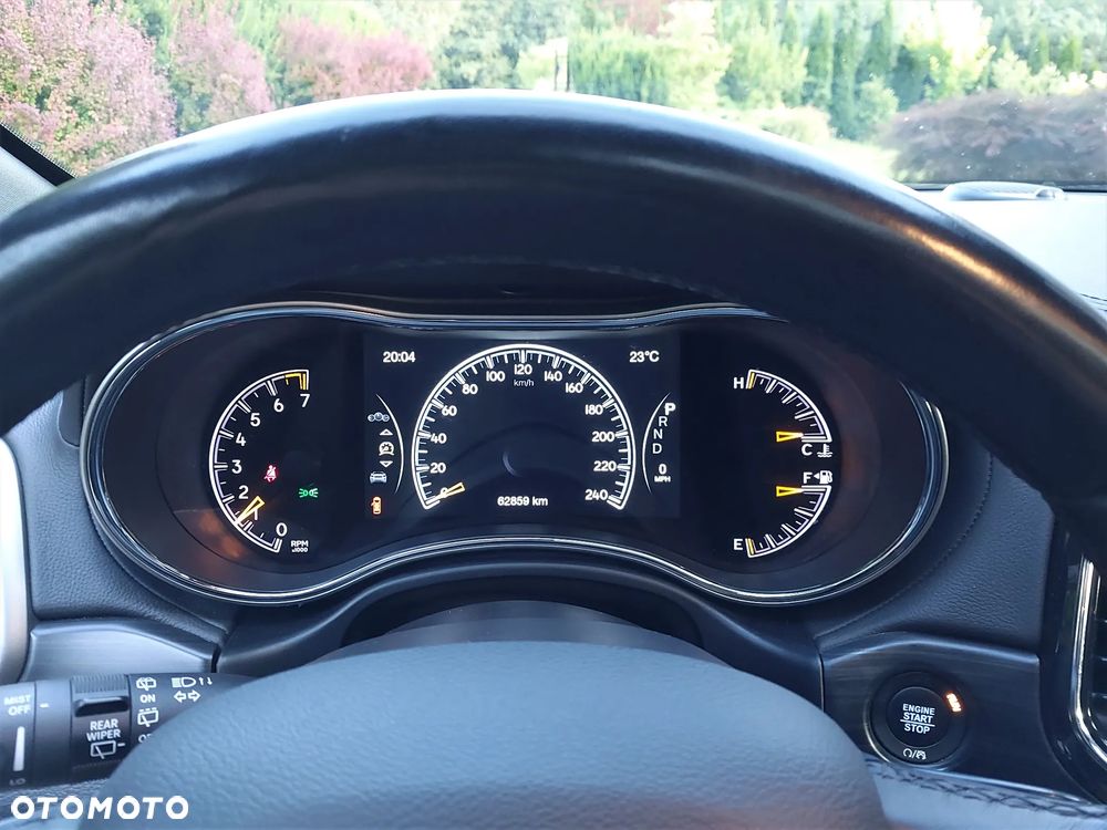 Jeep Grand Cherokee - 22