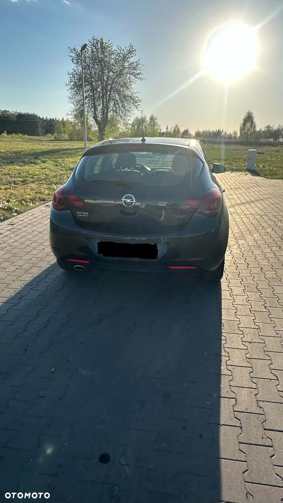 Opel Astra 2010 photo 5