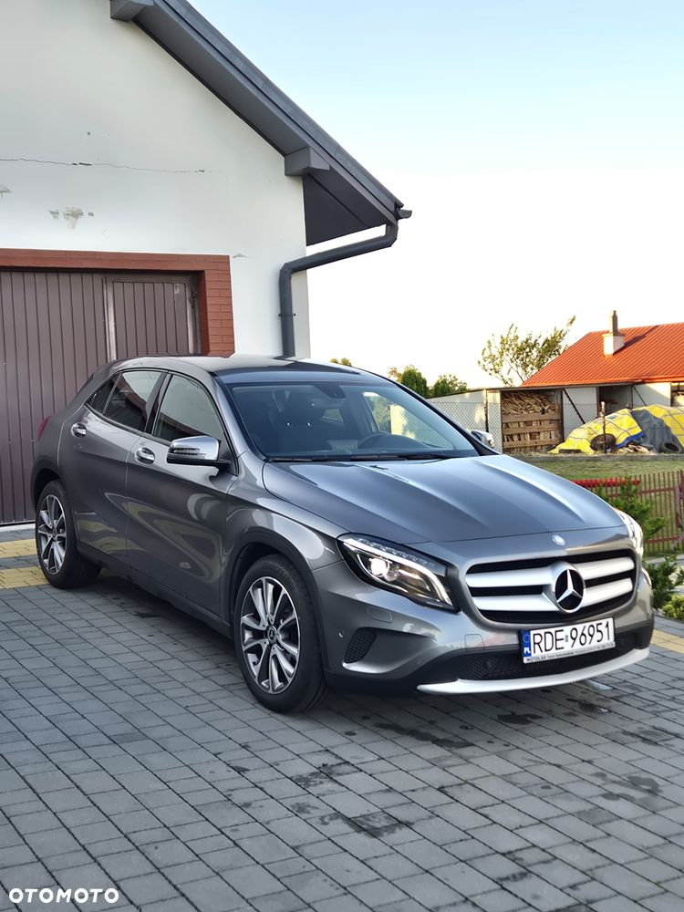 Mercedes-Benz GLA - 2