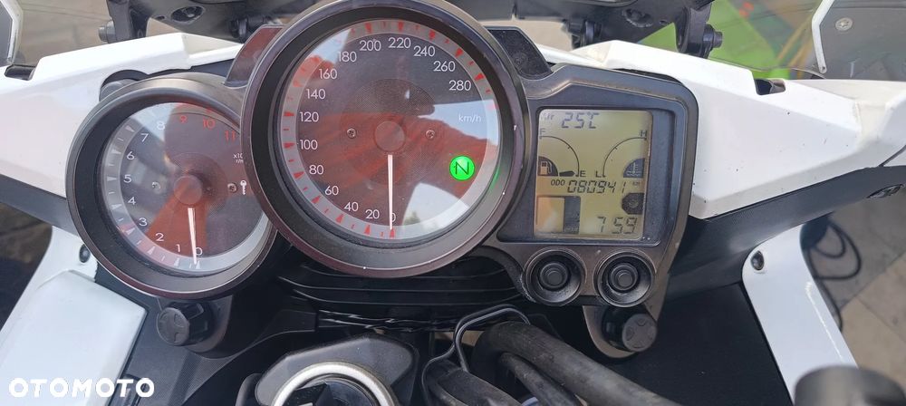 Yamaha FJR - 13