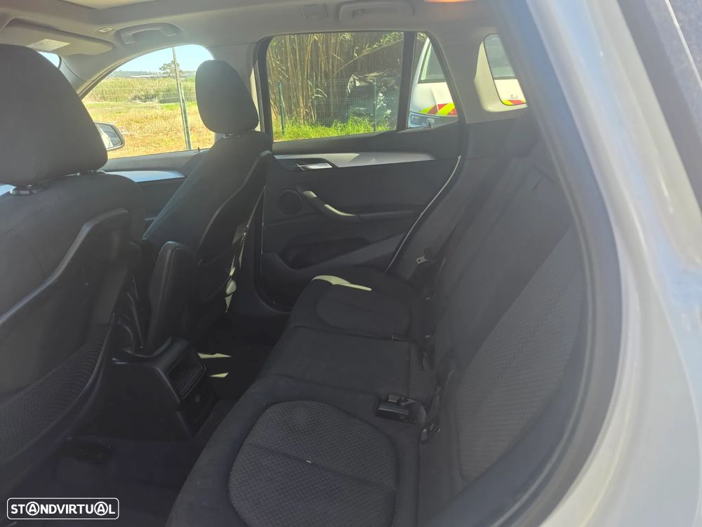 BMW X1 16 d sDrive Line Sport - 11