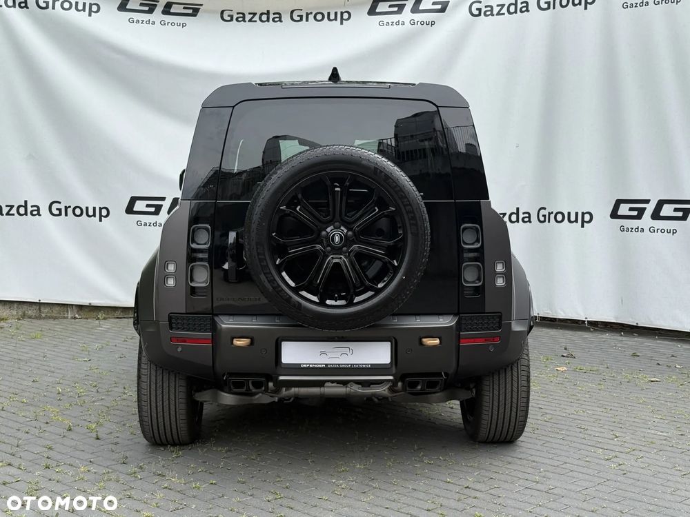 Land Rover Defender 110 P635 OCTA - 12