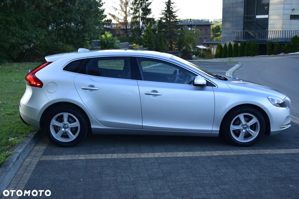 Volvo V40 D2 Momentum - 9