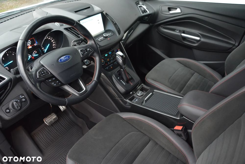 Ford Kuga 2.0 TDCi 4x4 ST-Line - 36
