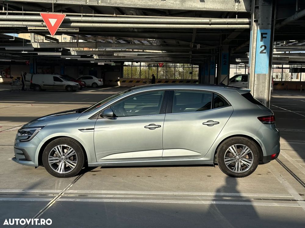 Renault Megane TCE 140 Techno - 8