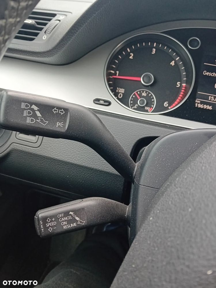 Volkswagen Passat - 14