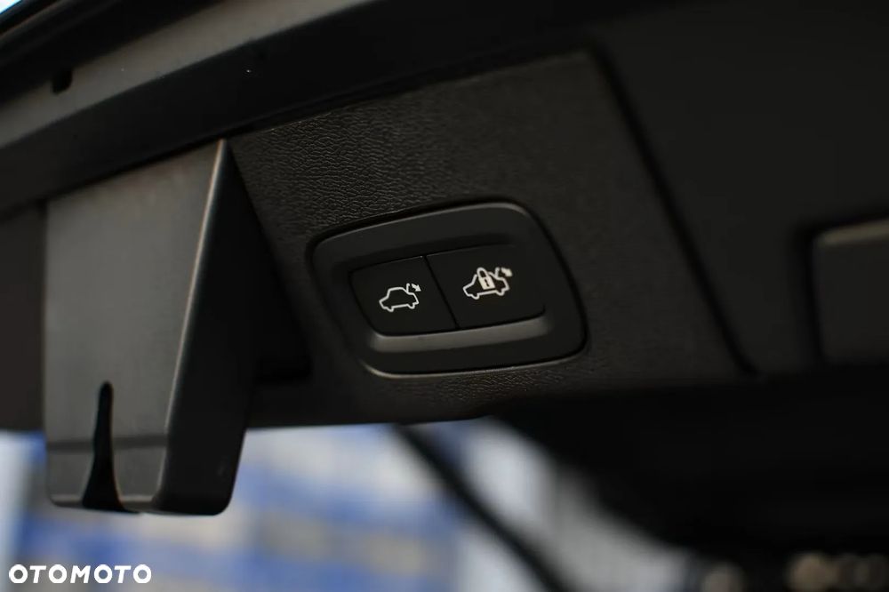 Volvo XC 60 B5 B AWD Plus Black Edition - 14