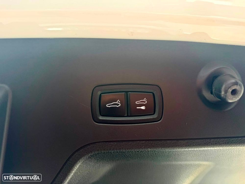 Porsche Panamera Sport Turismo 4 E-Hybrid - 29