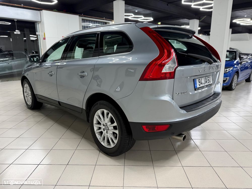 Volvo XC 60 2.4 D Drive Momentum - 8