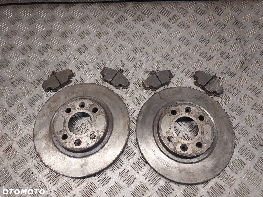 TARCZE HAMULCOWE PRZÓD + KLOCKI RENAULT CLIO II Phase I 1.5 DCI - 1