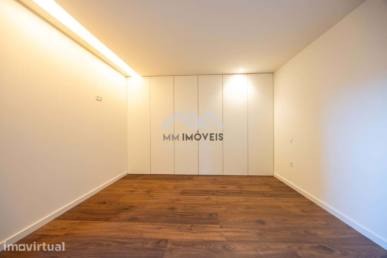 Apartamento T1 | Novo | Centro Porto | Jardim | L. Garagem - Grande imagem: 3/35