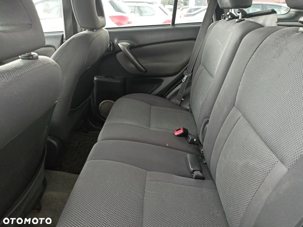 Toyota RAV4 2.0 VVT-i 4x4 - 14