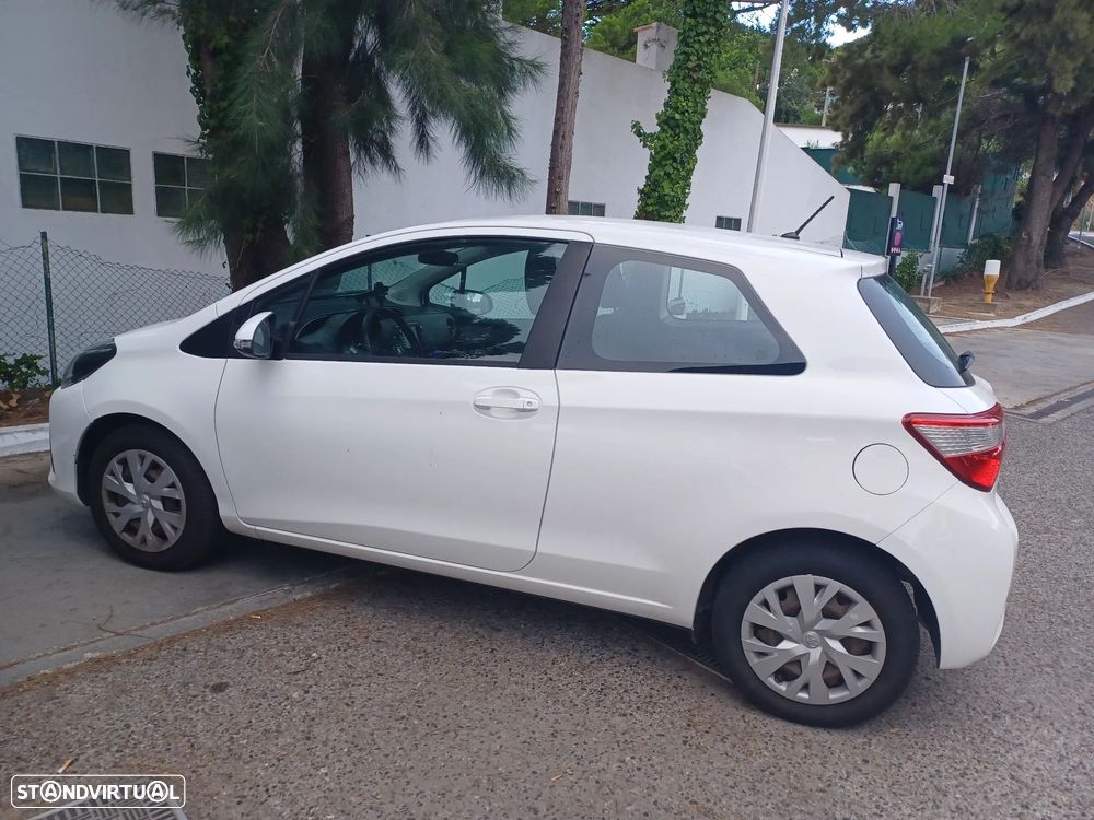 Toyota Yaris 1.0 VVT-i - 4