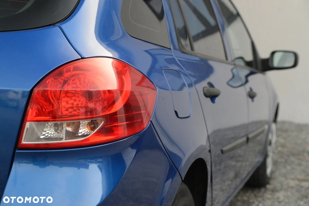 Renault Clio 1.2 16V Confort Privilege - 16