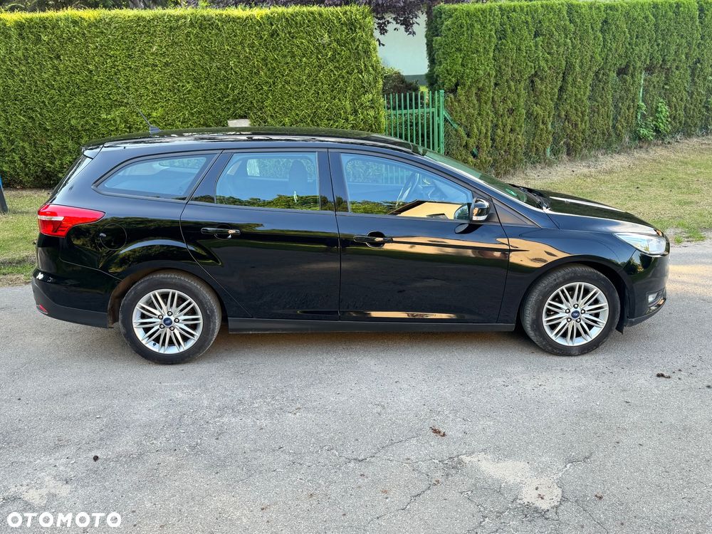 Ford Focus 1.6 Trend - 16