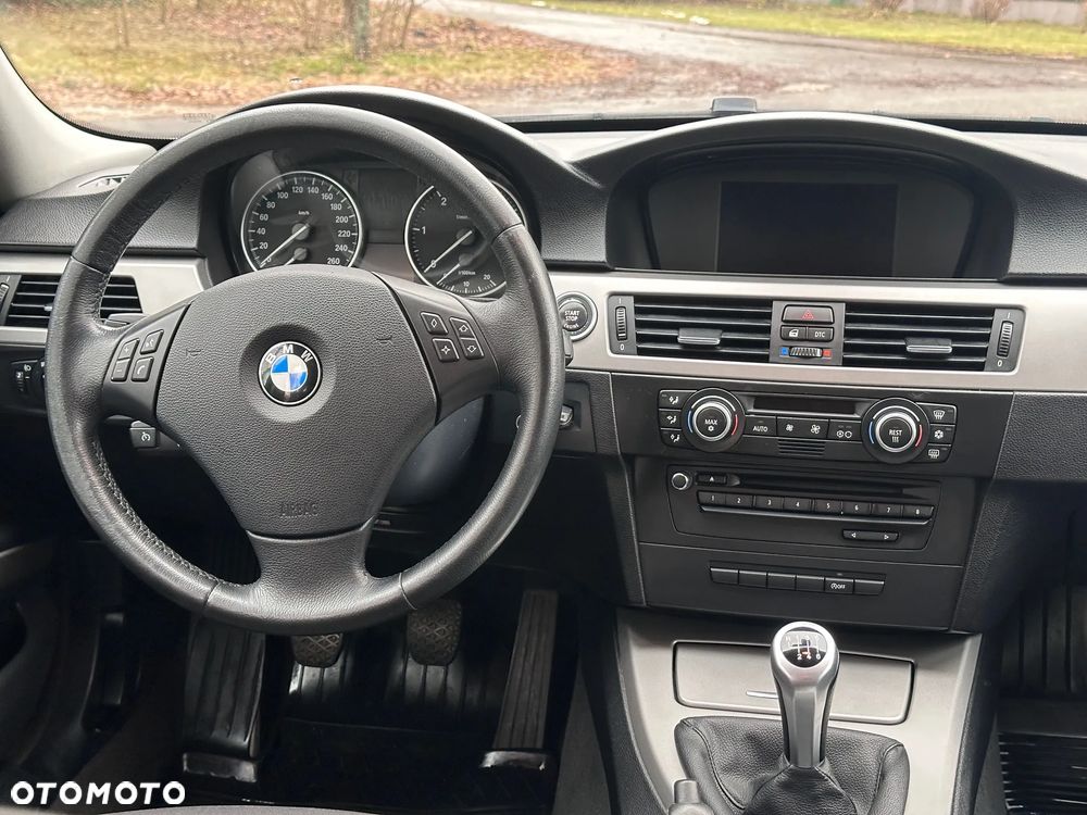 BMW Seria 3 318d DPF - 25