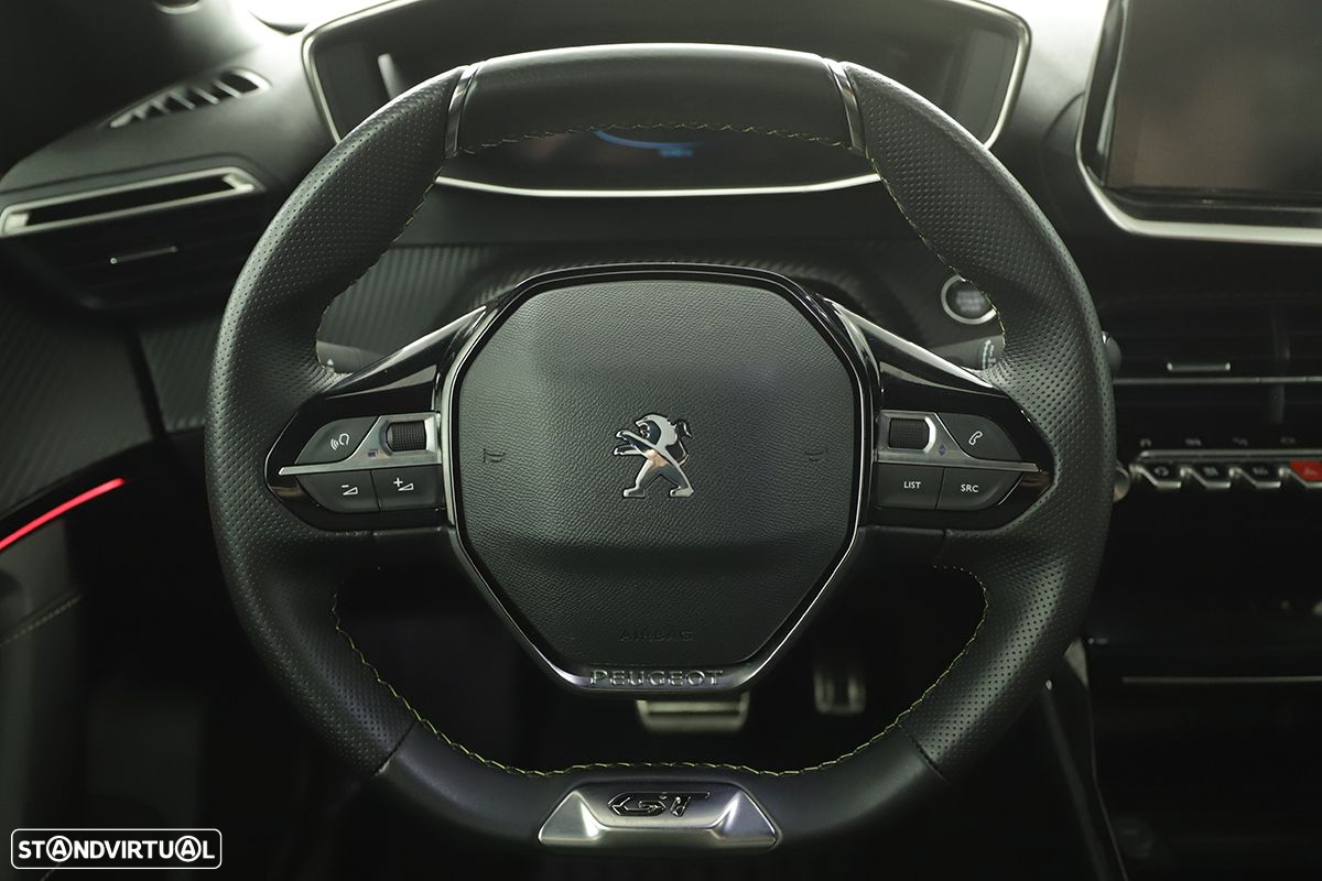 Peugeot e-2008 54 kWh GT - 16